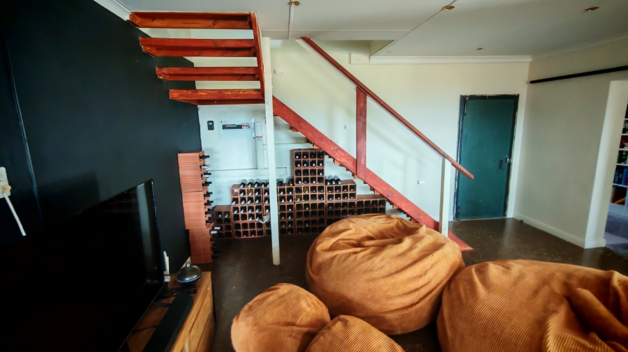 6 Bedroom Property for Sale in Middelburg Eastern Cape